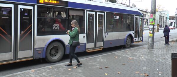 Кишиневцы возмущены возможным повышением цен на проезд в общественном транспорте - Sputnik Молдова