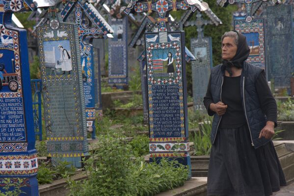 Веселое кладбище в селе Сэпынца, Румыния - Sputnik Moldova-România