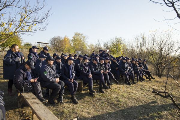 Exerciții inedite prezentate de către polițistele de frontieră - Sputnik Moldova