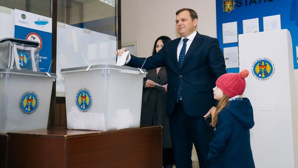 Андрей Нэстасе проголосовал во втором туре местных выборов - Sputnik Молдова