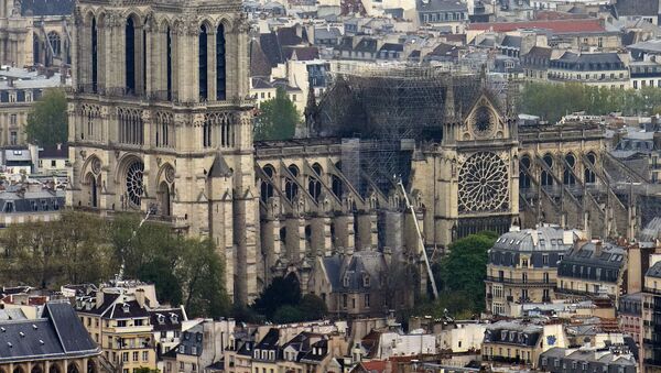 Urmările incendiului de la Notre Dame din Paris - Sputnik Moldova