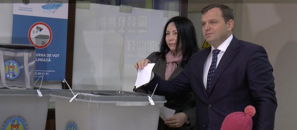 Andrei Năstase și-a exercitat dreptul la vot Andrei Năstase și-a exercitat dreptul la vot - Sputnik Moldova