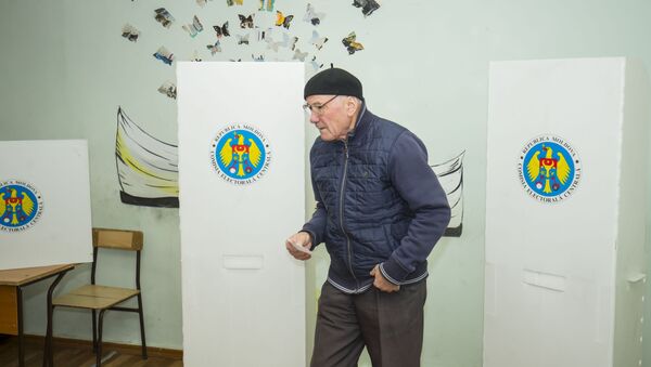 Chișinăuienii votează în turul doi al alegerilor locale  - Sputnik Moldova