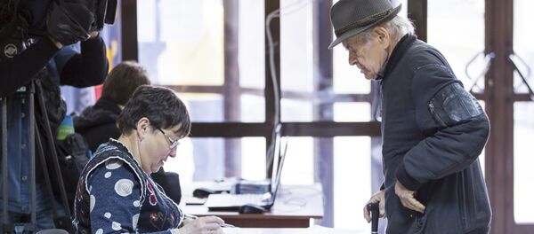 Кишиневцы голосуют на втором туре местных выборов - Sputnik Moldova