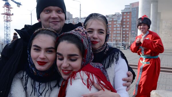 Участники фестиваля Моя Россия в рамках празднования Дня народного единства в Красноярске - Sputnik Moldova-România