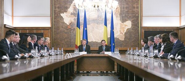 Klaus Iohannis şi Ludovic Orban. Guvernului României  - Sputnik Moldova-România