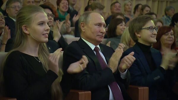 Путин сходил на концерт Мариинского театра в Зарядье - Sputnik Молдова