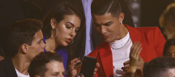 Футболист Криштиану Роналду во время European MTV Awards в Испании Футболист Криштиану Роналду во время European MTV Awards в Испании - Sputnik Moldova-România