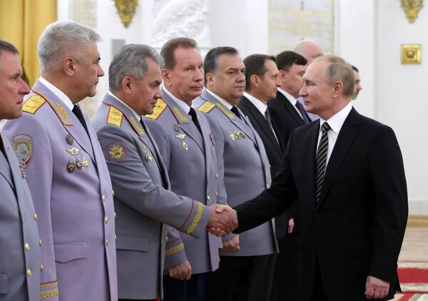 Президент России Владимир Путин на церемонии представления офицеров, назначенных на высшие командные должности - Sputnik Молдова