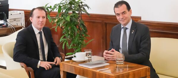 Ludovic Orban și Florin Cîțu - Sputnik Moldova-România