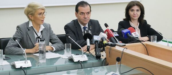 Participarea premierului Ludovic Orban la preluarea mandatului de ministru al educației și cercetării de către Cristina Monica Anisie Participarea premierului Ludovic Orban la preluarea mandatului de ministru al educației și cercetării de către Cristina Monica Anisie - Sputnik Moldova-România