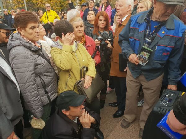 Заседание парламента: социалисты выдвинули вотум недоверия правительству Заседание парламента: социалисты выдвинули вотум недоверия правительству - Sputnik Молдова