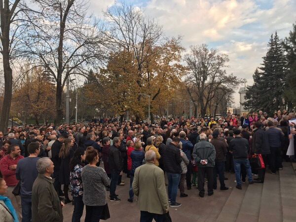 Protest la Parlamentul Republicii Moldova 08 noiembrie 2019 - Sputnik Moldova