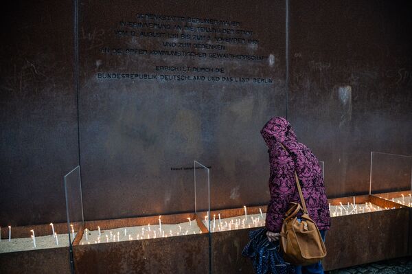 Берлинцы о 30-летии падения стены: главное – это свобода Берлинцы о 30-летии падения стены: главное – это свобода - Sputnik Молдова