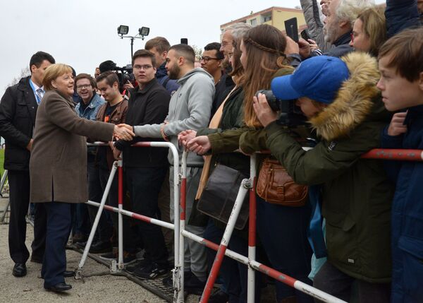 Берлинцы о 30-летии падения стены: главное – это свобода Берлинцы о 30-летии падения стены: главное – это свобода - Sputnik Молдова