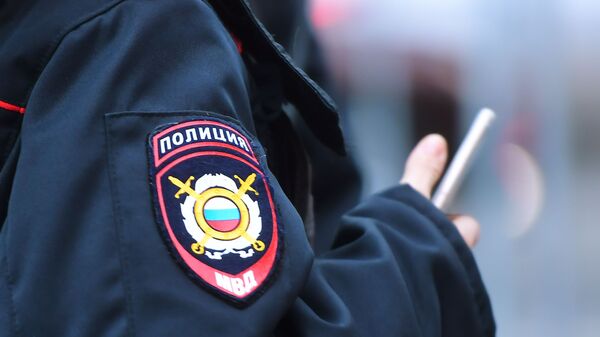 Эмблема на форме сотрудника полиции - Sputnik Молдова