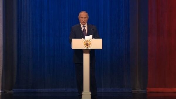 LIVE: Путин на церемонии в честь Дня сотрудника ОВД РФ - Sputnik Молдова