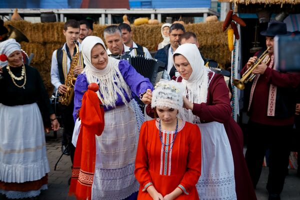 Tradiții și obiceiuri păstrate de la strămoși. - Sputnik Moldova