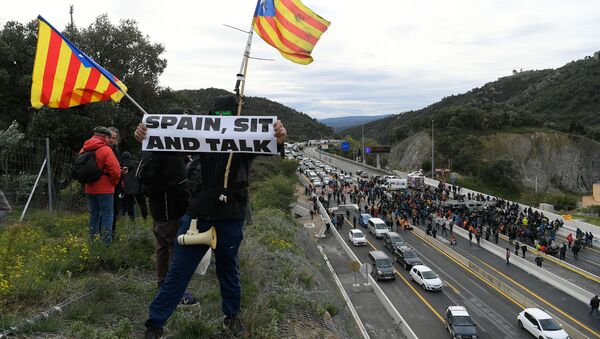 На испано-французской границе в северной Испании активисты заблокировали движение на автомагистрали - Sputnik Moldova-România