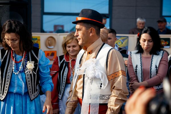 Localnicii prezintă câteva dintre cele mai înseminate obiceiuri. - Sputnik Moldova-România