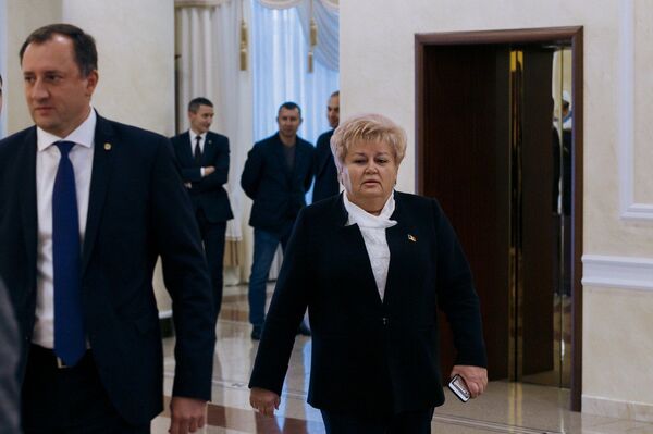 Cine reprezintă fracțiunea Partidului „ȘOR” la consultările cu Igor Dodon Cine reprezintă fracțiunea Partidului „ȘOR” la consultările cu Igor Dodon - Sputnik Moldova