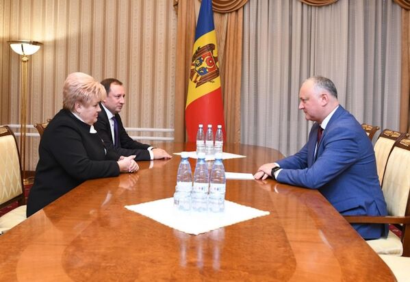 Igor Dodon discută cu deputații Șor  - Sputnik Moldova