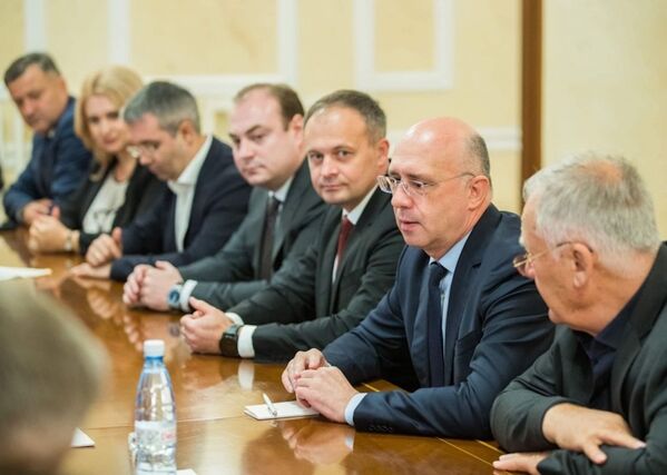 Deputații PDM la discuții cu președintele Igor Dodon - Sputnik Moldova