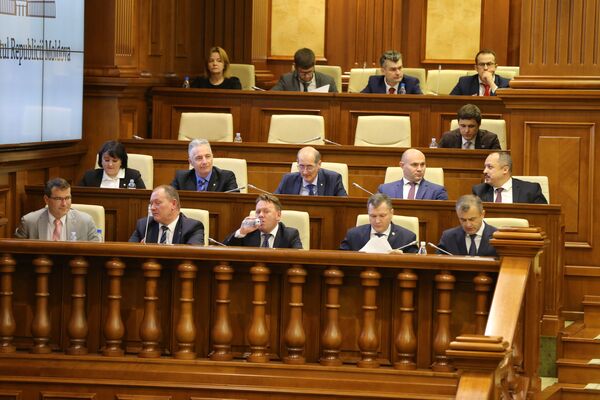 Miniștrii din Guvernul Chicu în sala de ședințe a Parlamentului  - Sputnik Moldova