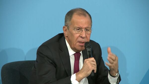 Lavrov a promis, în glumă, că va rezolva problema alegerilor din SUA - Sputnik Moldova-România
