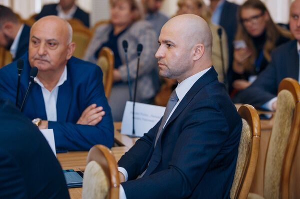 Ce nume sonore se regăsesc în lista noilor consilieri CMC - Foto Ce nume sonore se regăsesc în lista noilor consilieri CMC - Foto - Sputnik Moldova