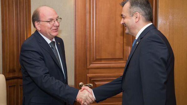 Premierul Ion Chicu și ambasadorul Rusiei la Chișinău, Oleg Vasnețov - Sputnik Moldova