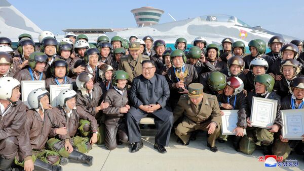 Лидер Северной Кореи Ким Чен Ын на «Боевом полете-2019» в аэропорту Вонсан Калма - Sputnik Moldova-România
