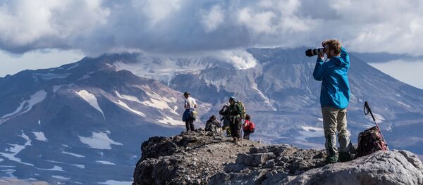 Вулканы Мутновский и Горелый на Камчатке - Sputnik Молдова