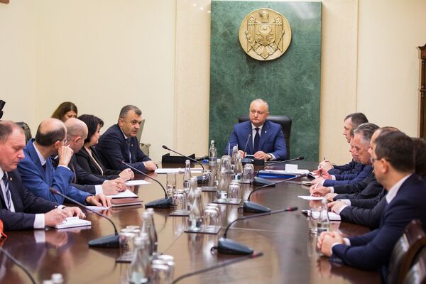 Prim-ministrul Ion Chicu a convocat membrii cabinetului de miniștri în prima ședință operativă - Sputnik Moldova