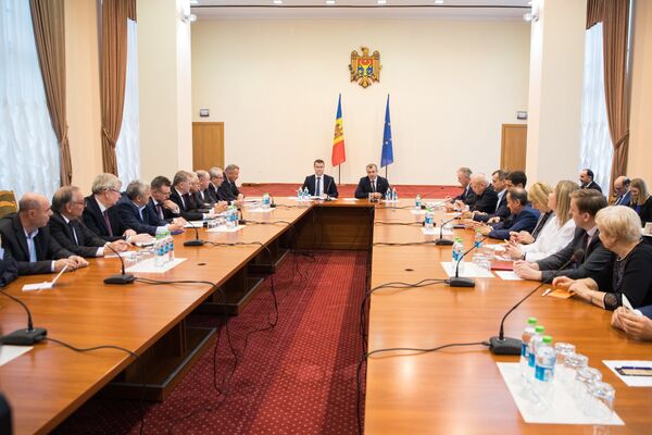 Prim-ministrul Republicii Moldova a avut prima întâlnire cu reprezentanții sindicatelor și patronatelor  - Sputnik Moldova