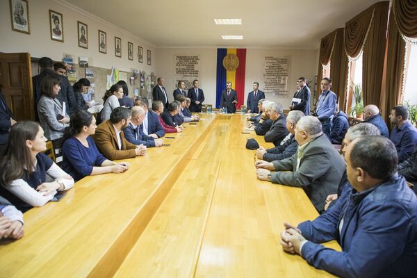Șeful Guvernului, Ion Chicu, s-a întâlnit cu oamenii de afaceri din raionul Orhei   - Sputnik Moldova