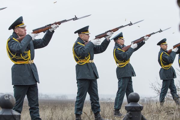 В Шерпенах стартовала акция Дороги памяти к 75-летию Великой Победы - Sputnik Молдова