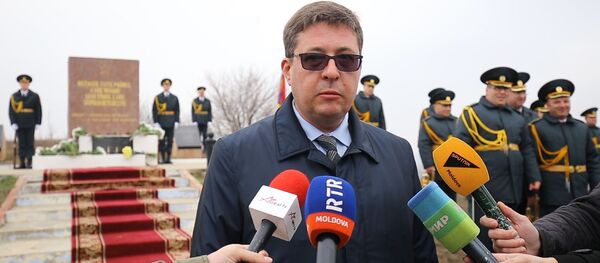 В Шерпенах стартовала акция Дороги памяти к 75-летию Великой Победы В Шерпенах стартовала акция Дороги памяти к 75-летию Великой Победы - Sputnik Молдова