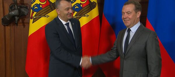 За последние годы многое было упущено: Дмитрий Медведев встретился с новым премьер-министром Молдовы За последние годы многое было упущено: Дмитрий Медведев встретился с новым премьер-министром Молдовы - Sputnik Молдова