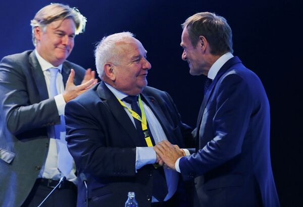 Donald Tusk a fost ales președintele celui mai puternic partid european - Sputnik Moldova-România