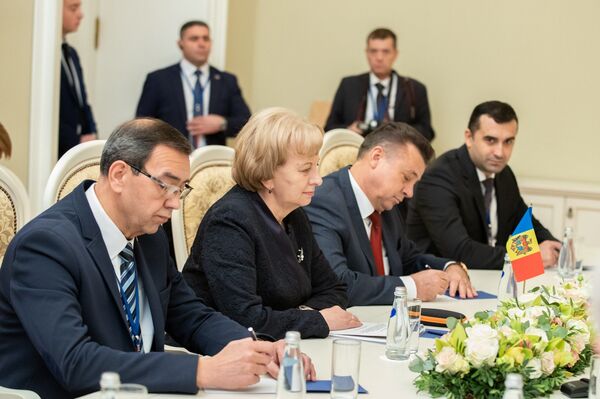 Foto: Ce au discutat Zinaida Greceanîi și Valentina Matvienko la Sankt Petersburg Foto: Ce au discutat Zinaida Greceanîi și Valentina Matvienko la Sankt Petersburg - Sputnik Moldova