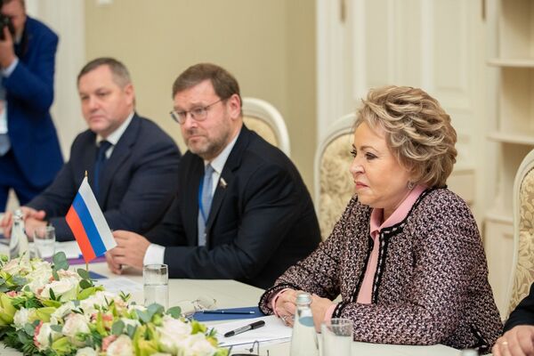 Foto: Ce au discutat Zinaida Greceanîi și Valentina Matvienko la Sankt Petersburg Foto: Ce au discutat Zinaida Greceanîi și Valentina Matvienko la Sankt Petersburg - Sputnik Moldova