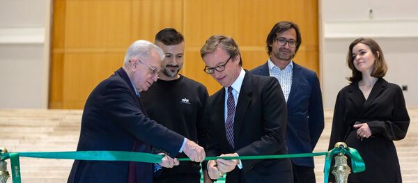 Expoziția lui Adrian Ghenie la Muzeul Ermitaj Expoziția lui Adrian Ghenie la Muzeul Ermitaj - Sputnik Moldova-România