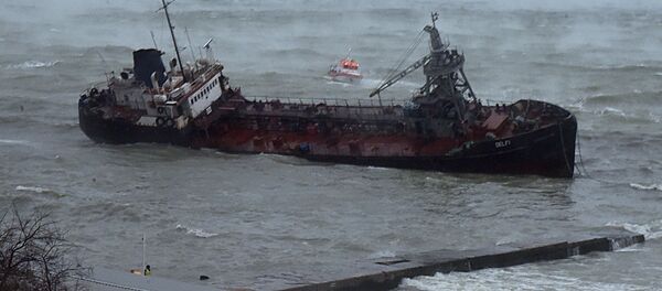 Танкер Делфи терпит бедствие в Одесском заливе - Sputnik Молдова