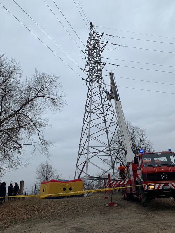 Haos în Capitală: Două sectoare au rămas fără lumină, iar transportul public paralizat Haos în Capitală: Două sectoare au rămas fără lumină, iar transportul public paralizat - Sputnik Moldova