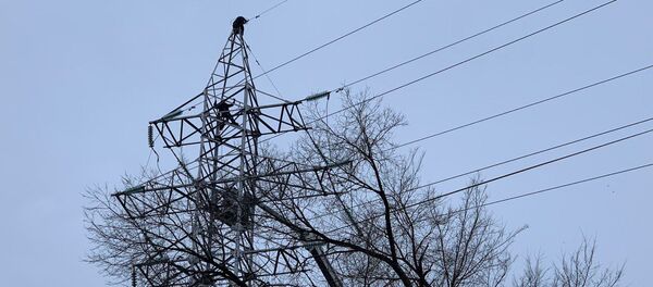 Operațiunea de salvare a persoanei implicate în intervenția neautorizată în rețelele electrice - Sputnik Молдова