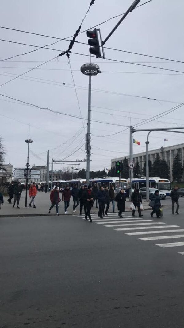 Circulația transportului public electric a fost restabilită - Foto Circulația transportului public electric a fost restabilită - Foto - Sputnik Moldova