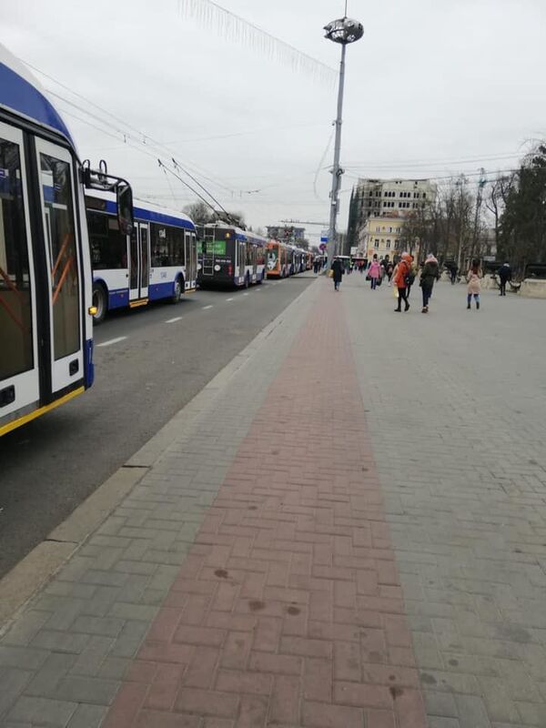 Circulația transportului public electric a fost restabilită - Foto Circulația transportului public electric a fost restabilită - Foto - Sputnik Moldova