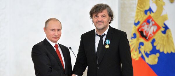 Президент РФ Владимир Путин и кинорежиссер Эмир Кустурица - Sputnik Moldova