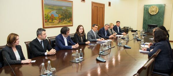 Premierul Ion Chicu, la întâlnirea cu membrii Consiliului Asociației Investitorilor Străini: „Lucrăm intens ca să oferim condiții prielnice oamenilor de afaceri și investitorilor.” - Sputnik Moldova